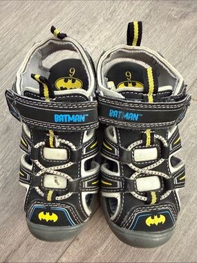Batman Black and Yellow Kids Strap Sandals size 9